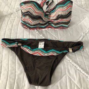 Strapless top w bikini bottom